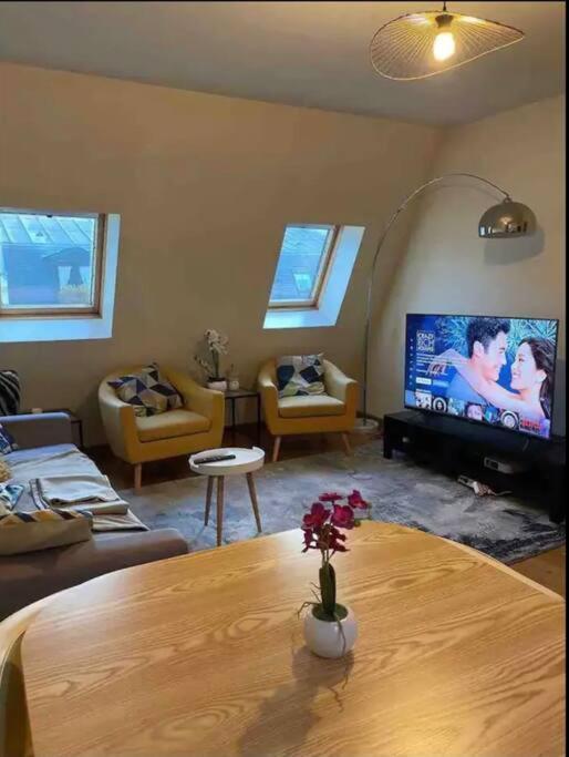 Quiet And Spacious Apartment Near Champs Elysees París Exterior foto